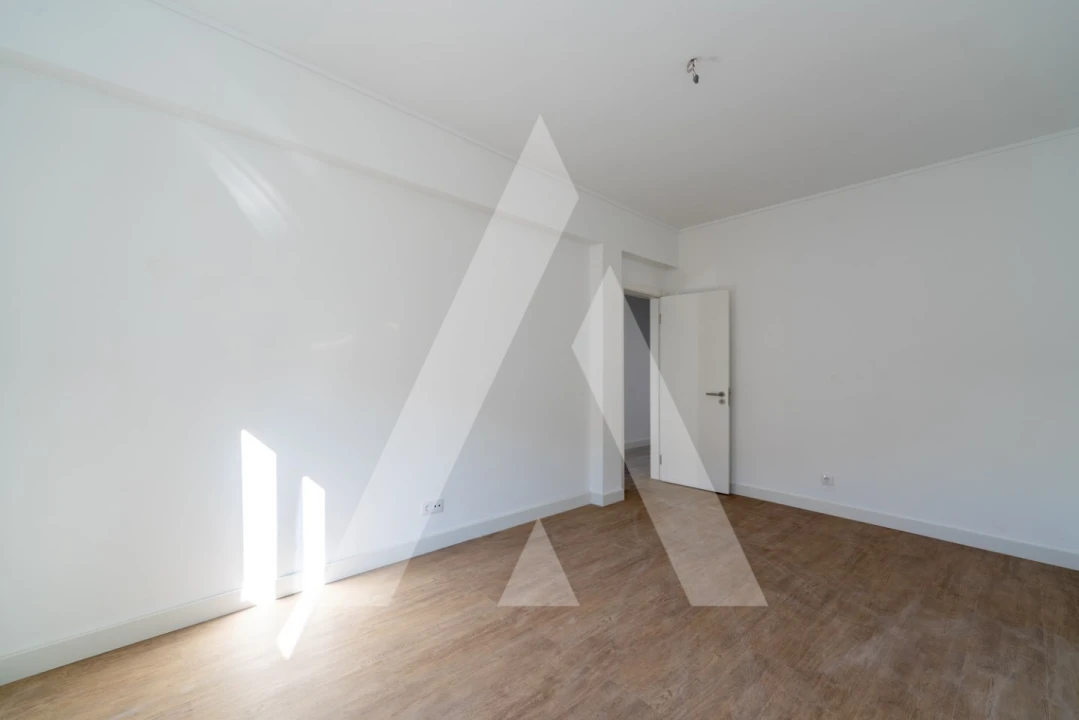 Apartamento T3 para Arrendamento em Venteira Foto 11