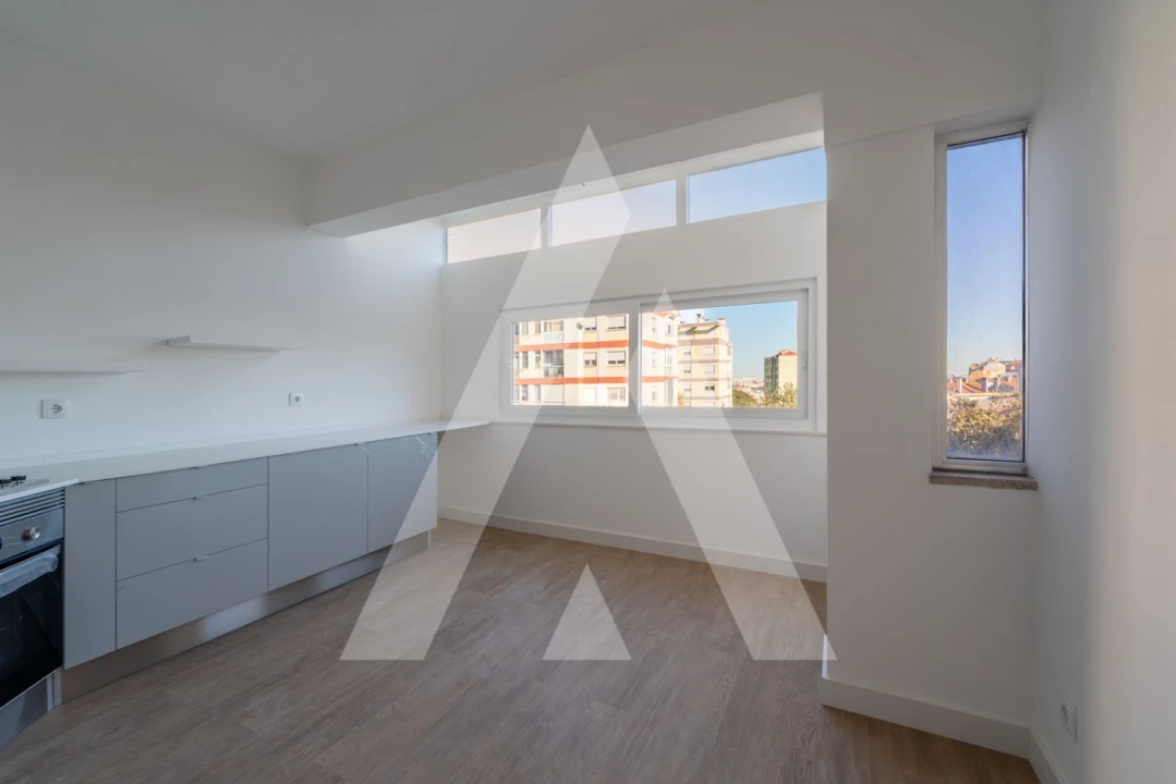 Apartamento T3 para Arrendamento em Venteira Foto 19