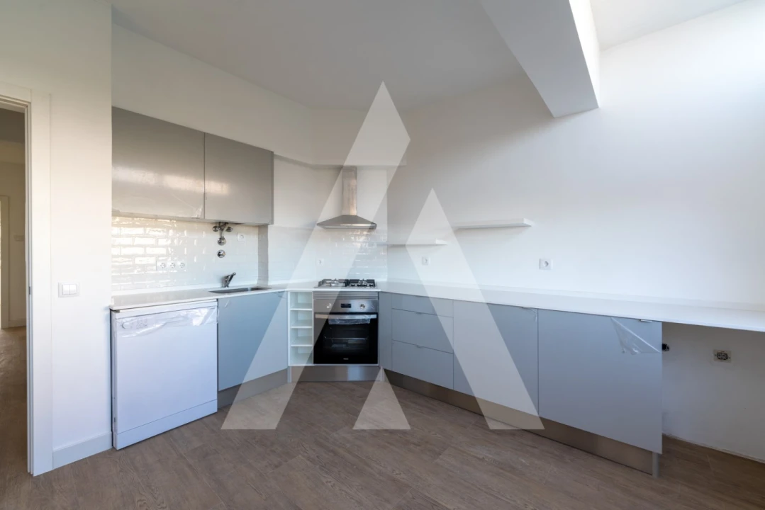 Apartamento T3 para Arrendamento em Venteira Foto 3