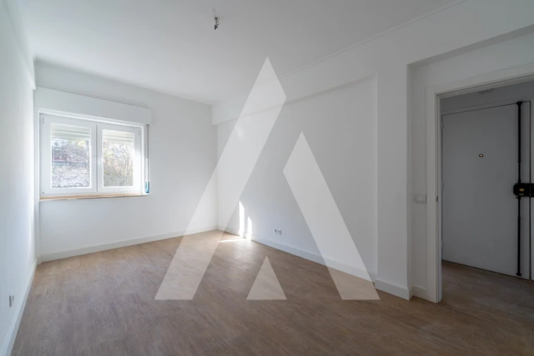 Apartamento T3 para Arrendamento em Venteira Foto 8