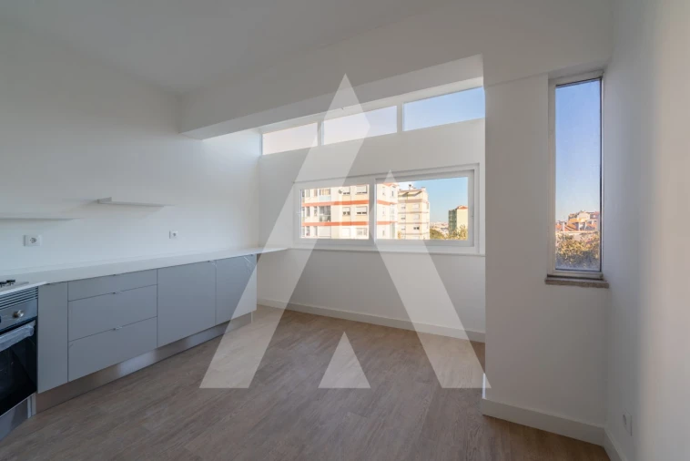 Apartamento T3 para Arrendamento em Venteira Foto 19