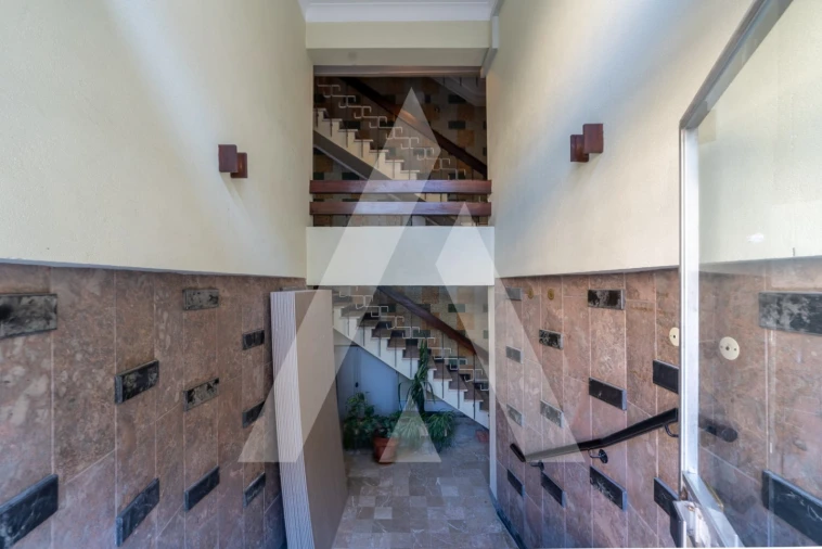 Apartamento T3 para Arrendamento em Venteira Foto 24