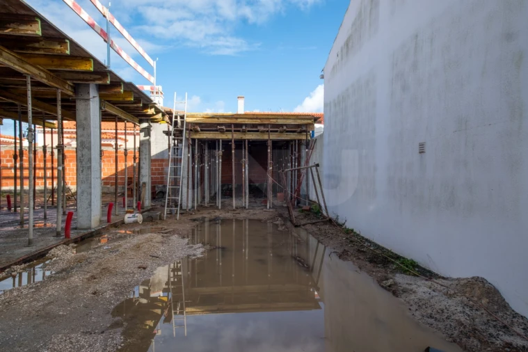 Moradia T3 para Venda em Santa Maria, São Pedro e Sobral da Lagoa Foto 4