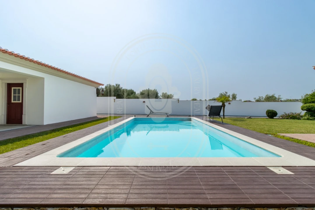 Moradia T4 para Venda em Asseiceira Foto 49