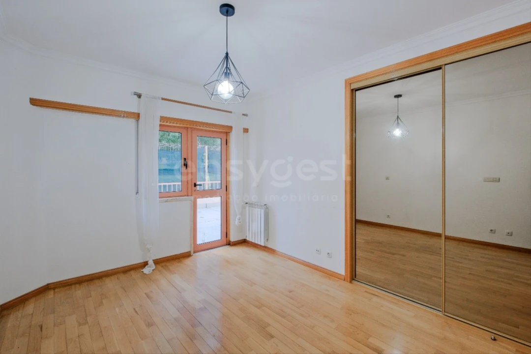 Apartamento T3 para Venda em Ramada e Caneças Foto 17