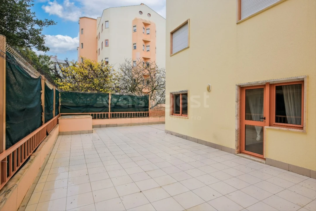 Apartamento T3 para Venda em Ramada e Caneças Foto 30