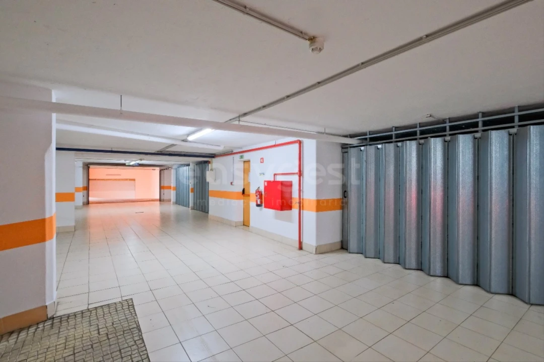 Apartamento T3 para Venda em Ramada e Caneças Foto 31