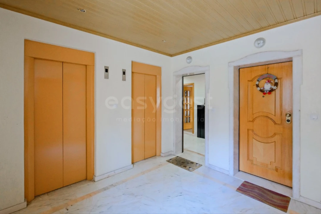 Apartamento T3 para Venda em Ramada e Caneças Foto 33