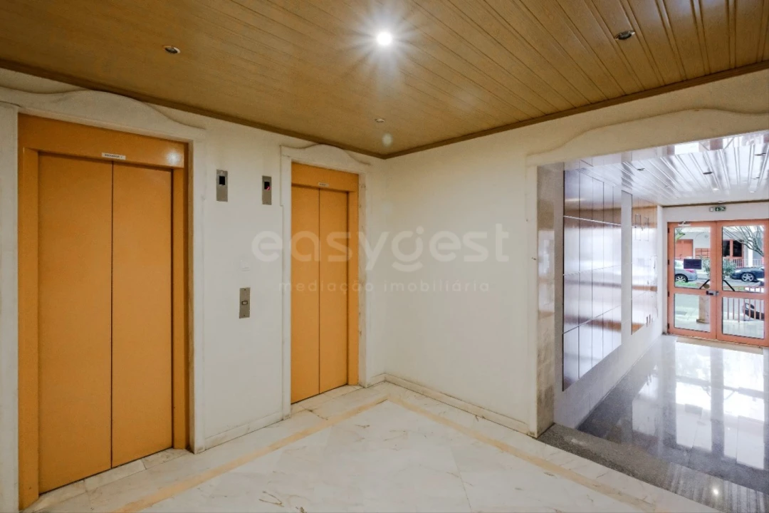 Apartamento T3 para Venda em Ramada e Caneças Foto 34
