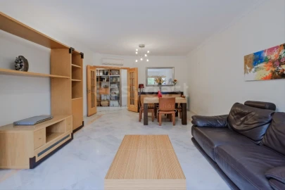 Apartamento T3 para Venda em Ramada e Caneças