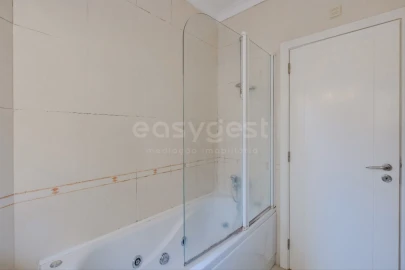 Apartamento T3 para Venda em Ramada e Caneças