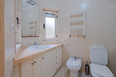 Apartamento T3 para Venda em Ramada e Caneças