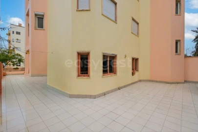 Apartamento T3 para Venda em Ramada e Caneças