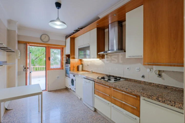 Apartamento T3 para Venda em Ramada e Caneças Foto 4