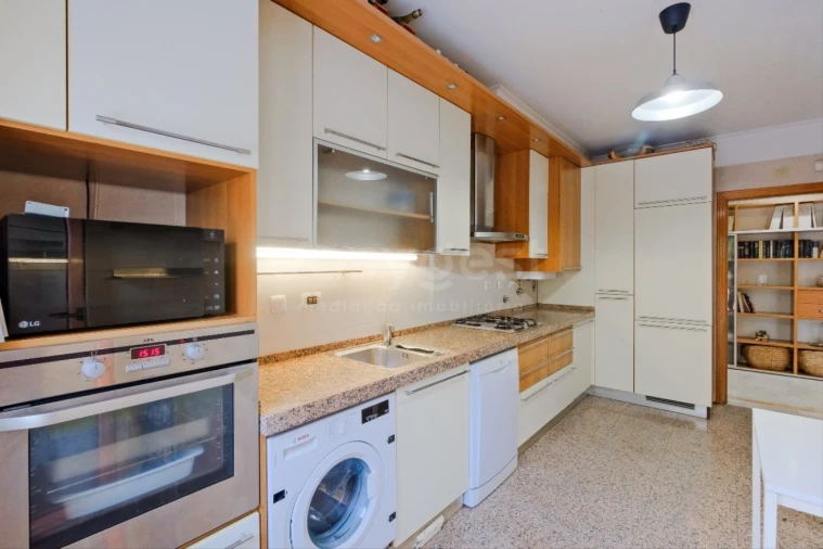 Apartamento T3 para Venda em Ramada e Caneças Foto 5