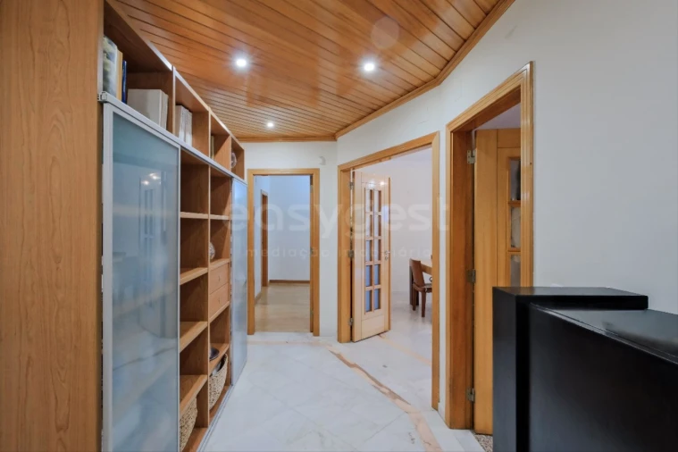 Apartamento T3 para Venda em Ramada e Caneças Foto 8