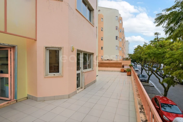 Apartamento T3 para Venda em Ramada e Caneças Foto 27