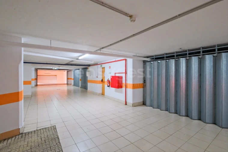 Apartamento T3 para Venda em Ramada e Caneças Foto 31