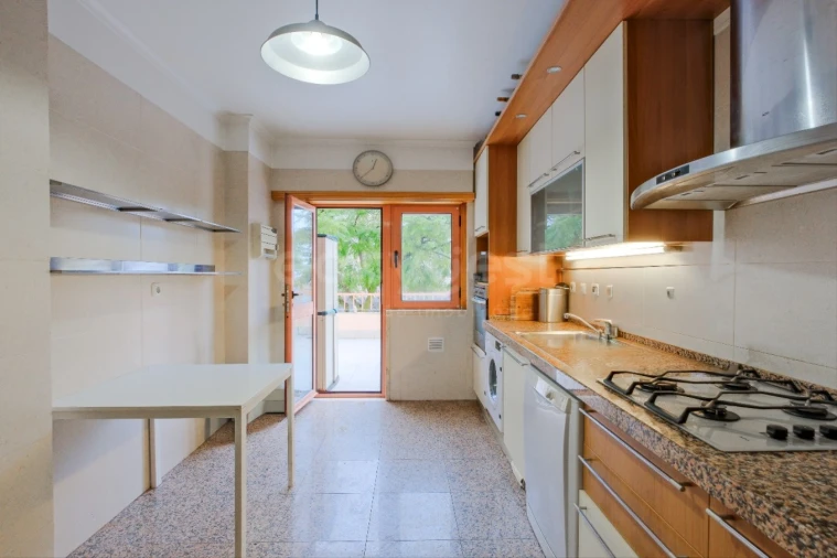 Apartamento T3 para Venda em Ramada e Caneças Foto 8