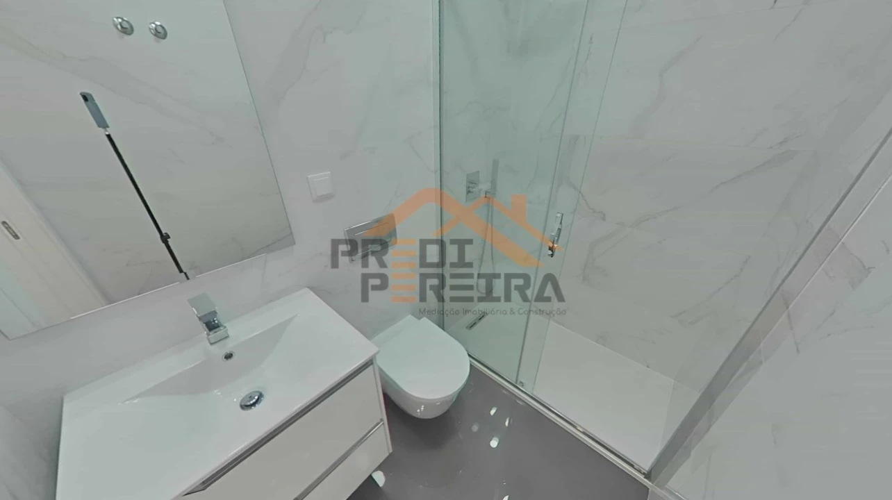 Moradia T4 para Venda em Ramada e Caneças Foto 20