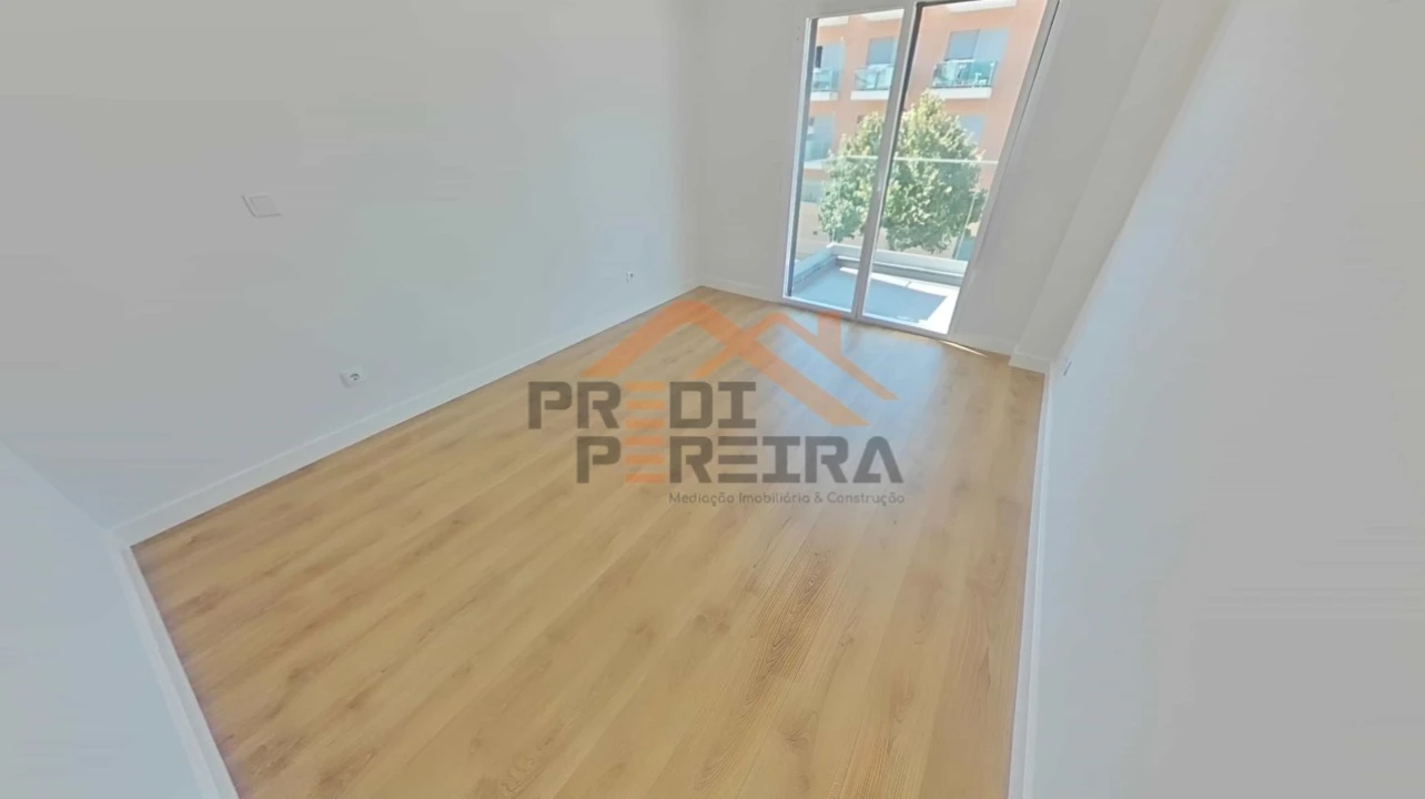 Moradia T4 para Venda em Ramada e Caneças Foto 31