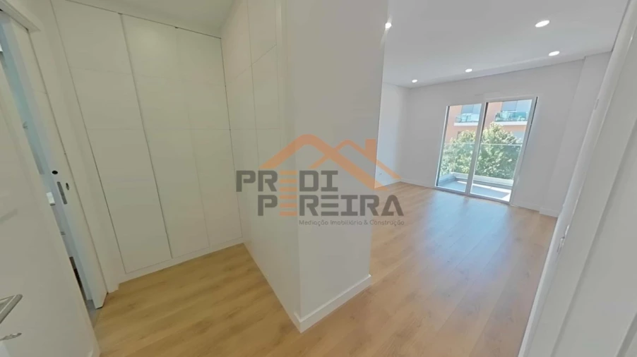 Moradia T4 para Venda em Ramada e Caneças Foto 29