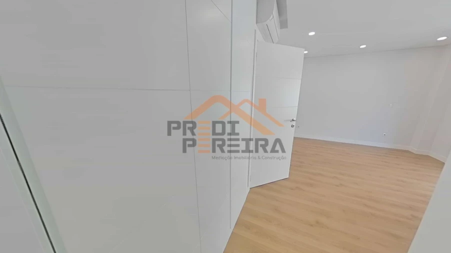 Moradia T4 para Venda em Ramada e Caneças Foto 32