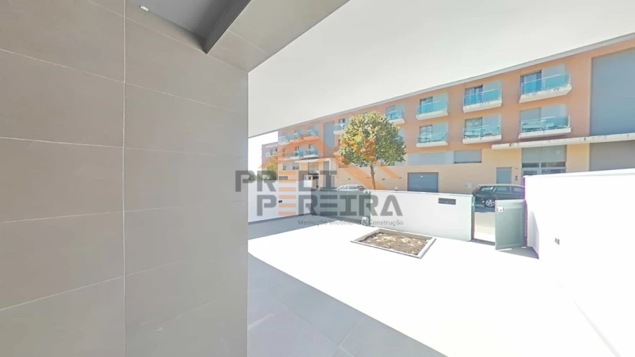 Moradia T4 para Venda em Ramada e Caneças Foto 50