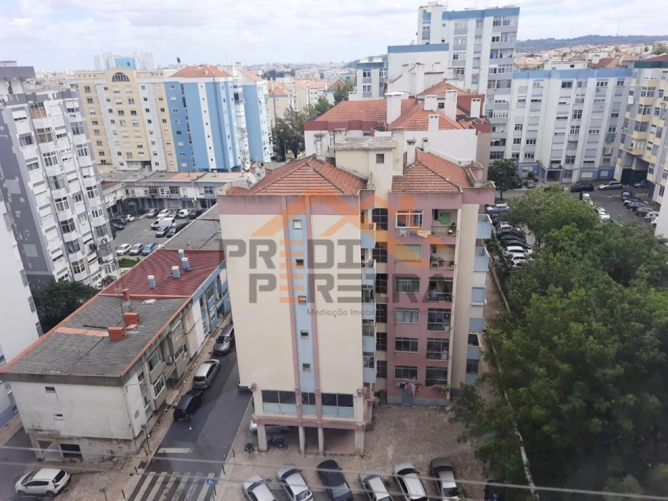 Apartamento T1 para Arrendamento em Águas Livres Foto 2