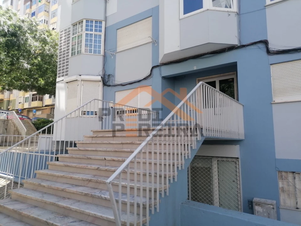 Apartamento T1 para Arrendamento em Águas Livres Foto 17