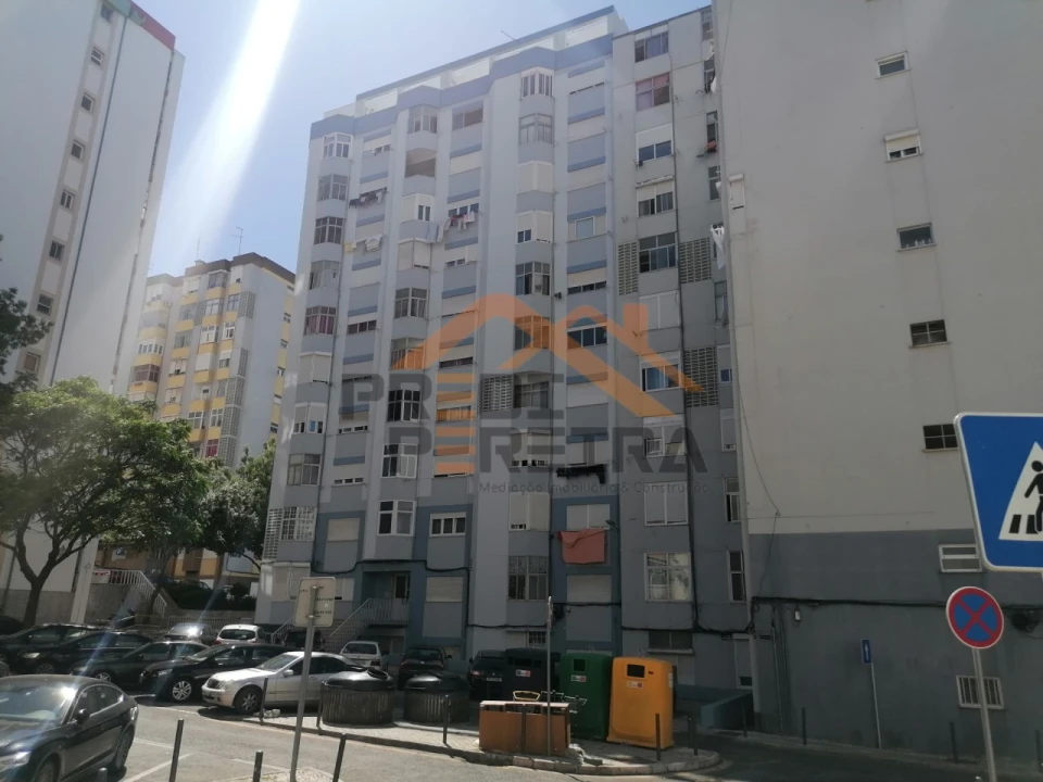 Apartamento T1 para Arrendamento em Águas Livres Foto 21