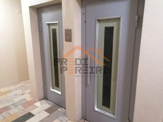 Apartamento T1 para Arrendamento em Águas Livres Foto 11