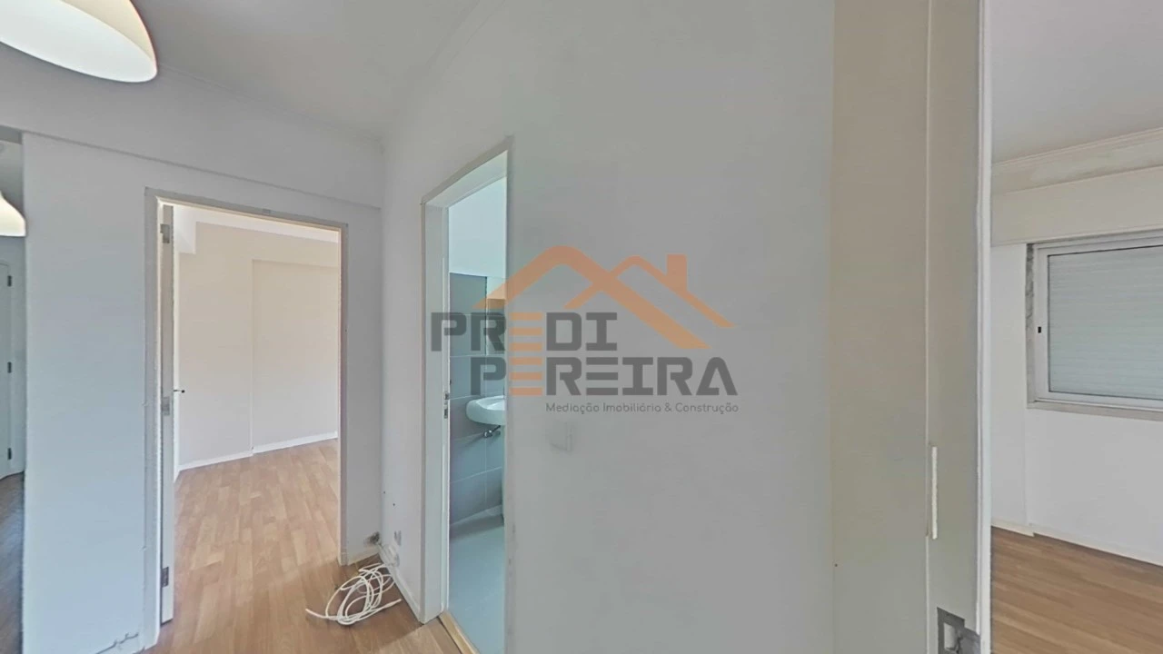 Apartamento T3 para Venda em Agualva e Mira-Sintra Foto 32