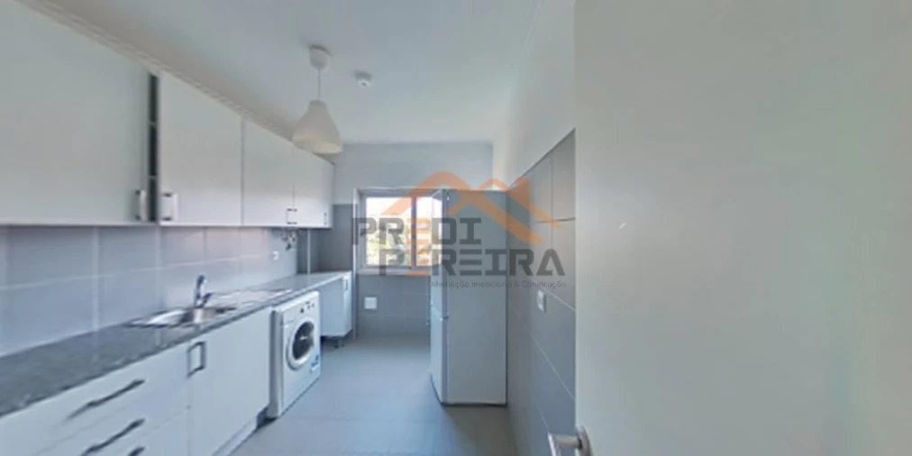 Apartamento T3 para Venda em Agualva e Mira-Sintra Foto 12