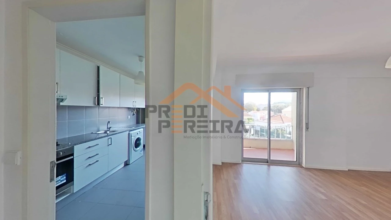 Apartamento T3 para Venda em Agualva e Mira-Sintra Foto 14