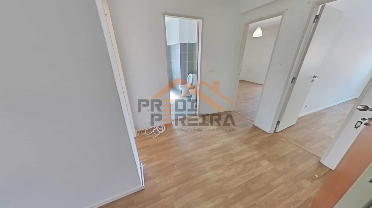 Apartamento T3 para Venda em Agualva e Mira-Sintra Foto 6