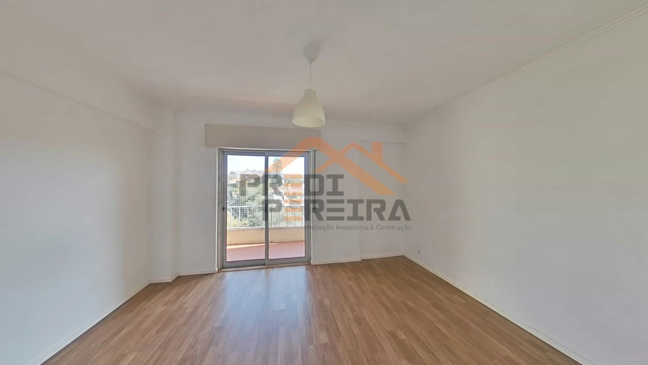 Apartamento T3 para Venda em Agualva e Mira-Sintra Foto 8