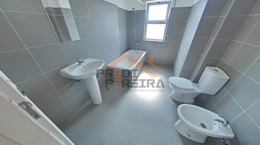 Apartamento T3 para Venda em Agualva e Mira-Sintra Foto 19