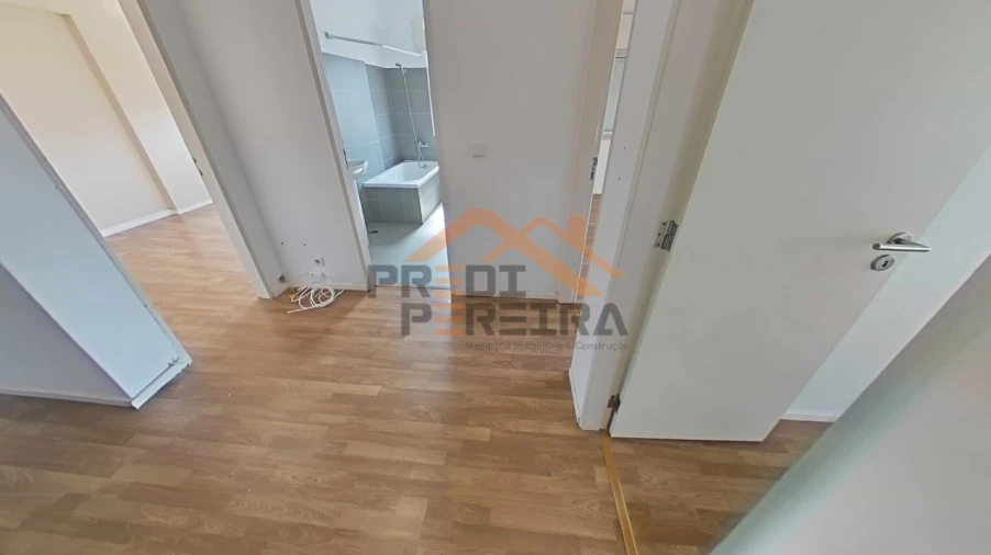 Apartamento T3 para Venda em Agualva e Mira-Sintra Foto 26
