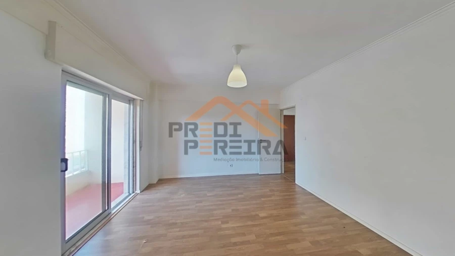 Apartamento T3 para Venda em Agualva e Mira-Sintra Foto 29