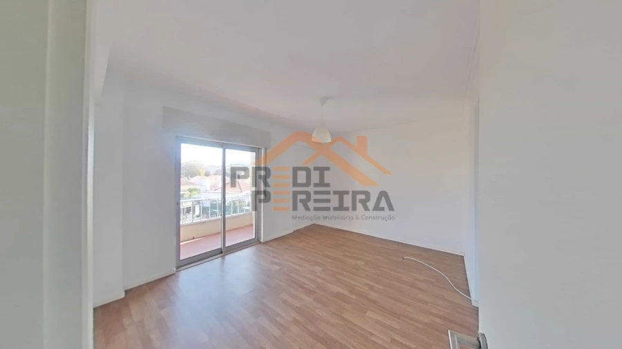 Apartamento T3 para Venda em Agualva e Mira-Sintra Foto 30