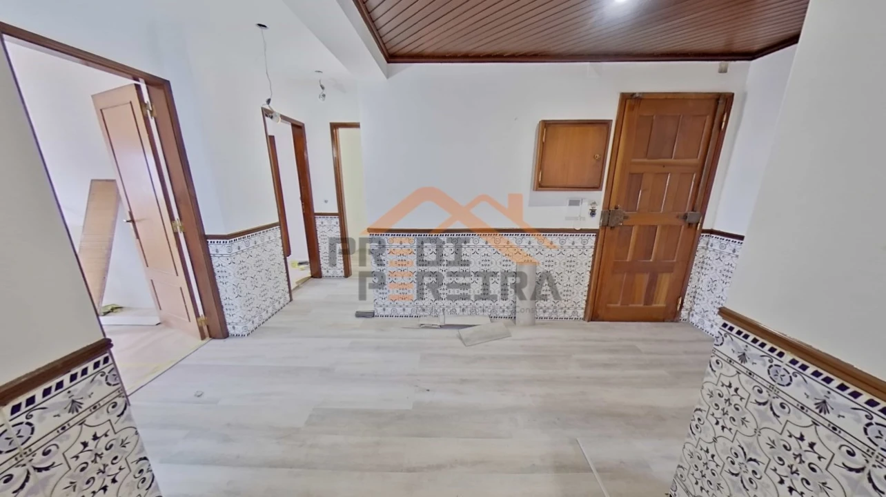 Apartamento T2 para Venda em Algueirão-Mem Martins Foto 1