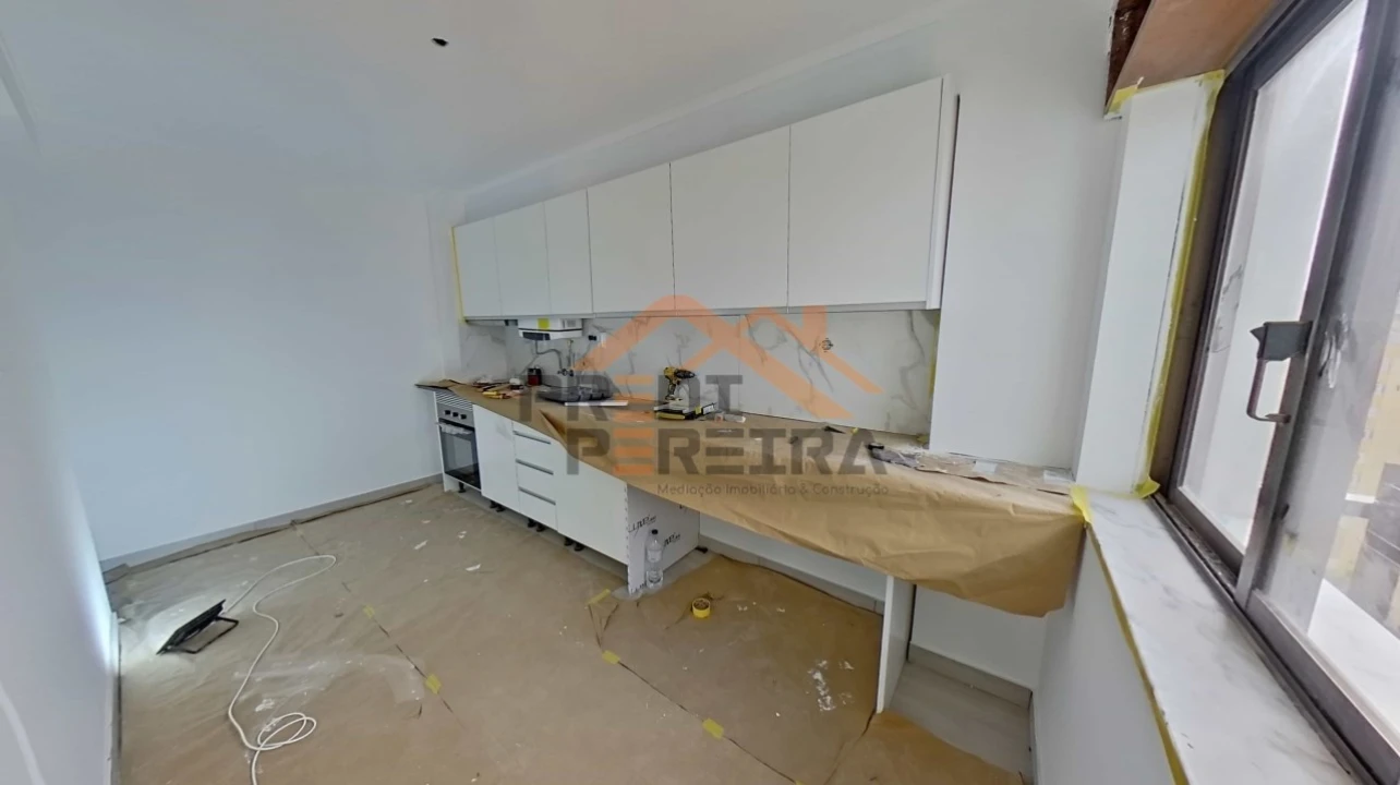 Apartamento T2 para Venda em Algueirão-Mem Martins Foto 5