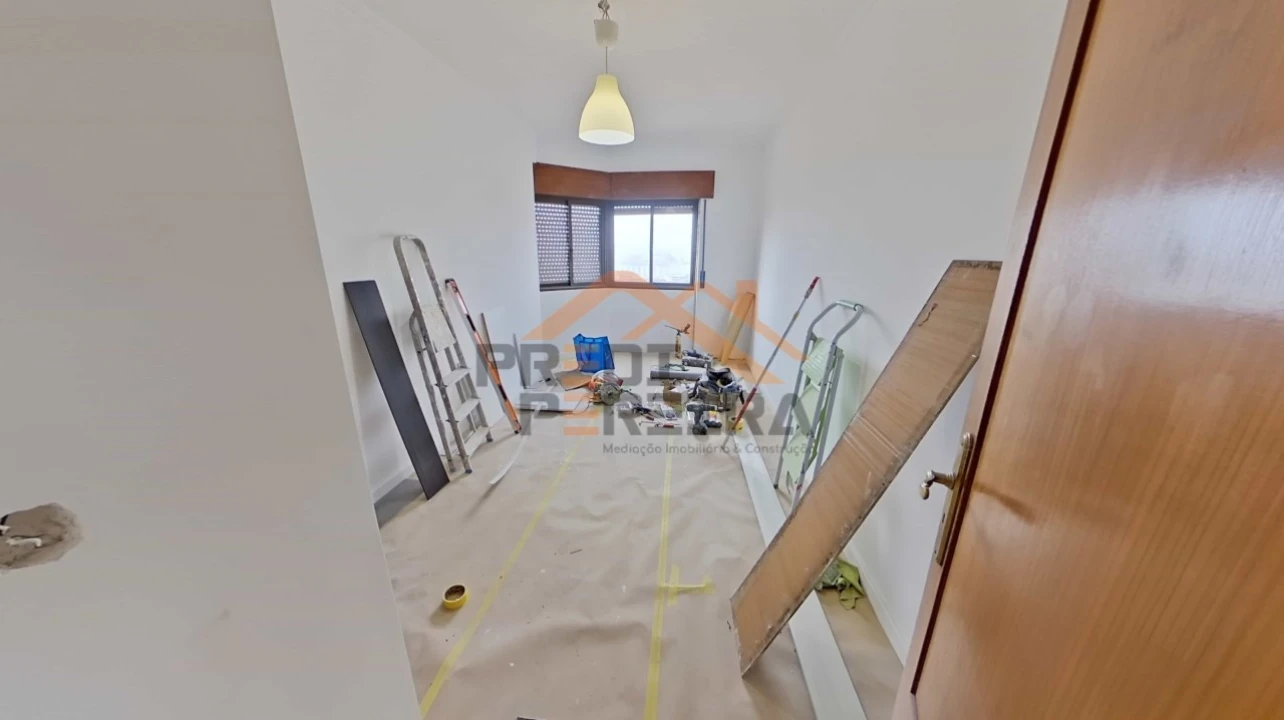 Apartamento T2 para Venda em Algueirão-Mem Martins Foto 17