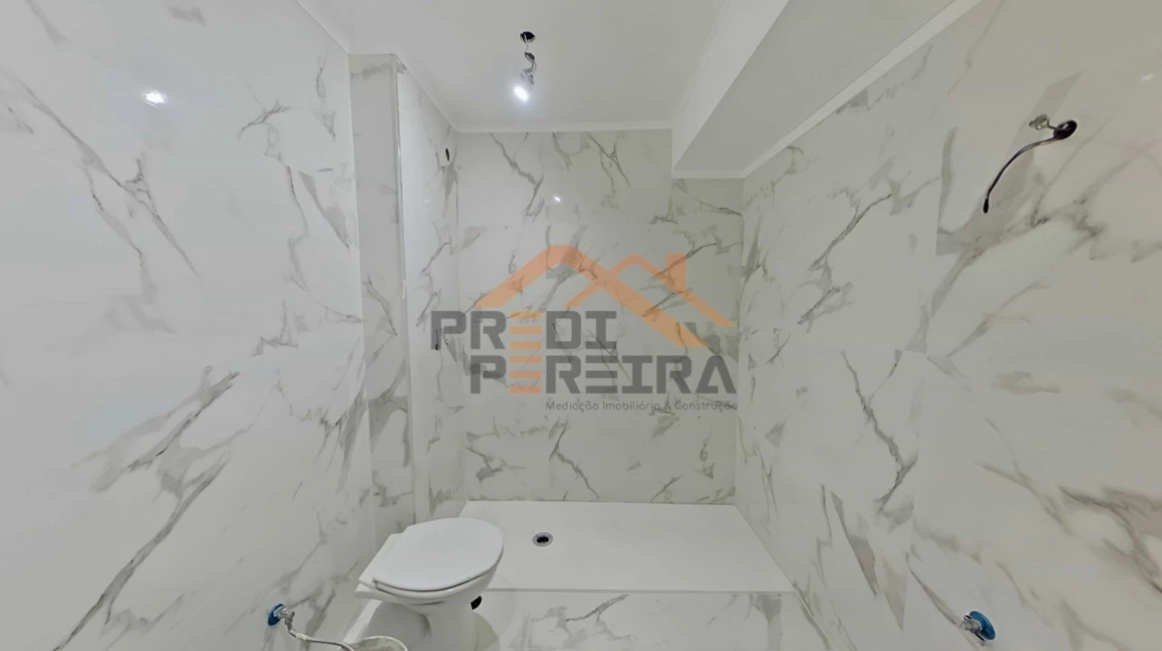 Apartamento T2 para Venda em Algueirão-Mem Martins Foto 22