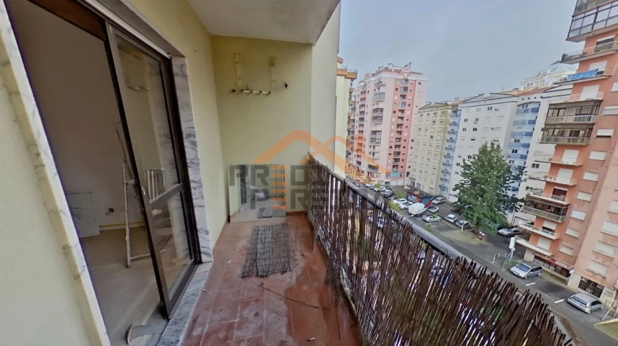 Apartamento T2 para Venda em Algueirão-Mem Martins Foto 13