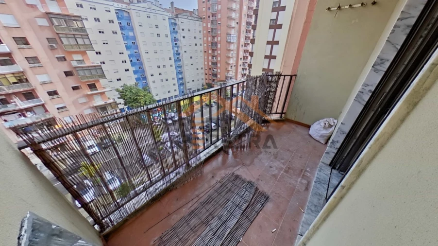 Apartamento T2 para Venda em Algueirão-Mem Martins Foto 14