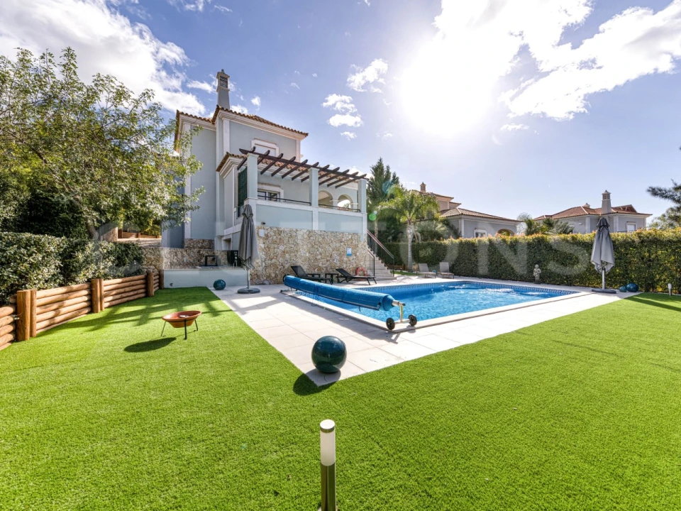 Moradia T4 para Venda em Almancil Foto 1