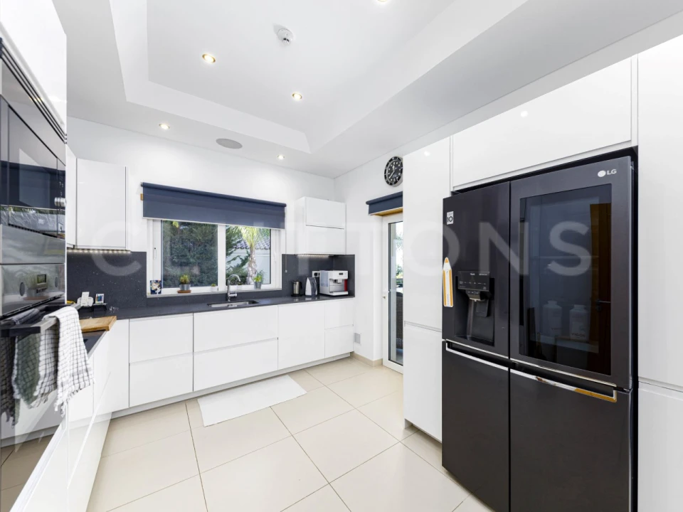 Moradia T4 para Venda em Almancil Foto 2