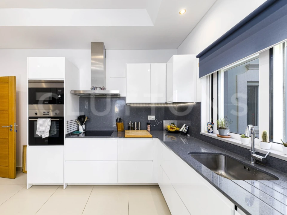 Moradia T4 para Venda em Almancil Foto 10